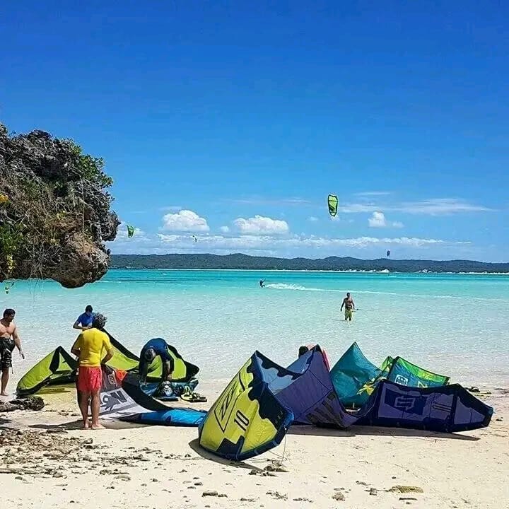 Village traditionnel malgache artisanat local
